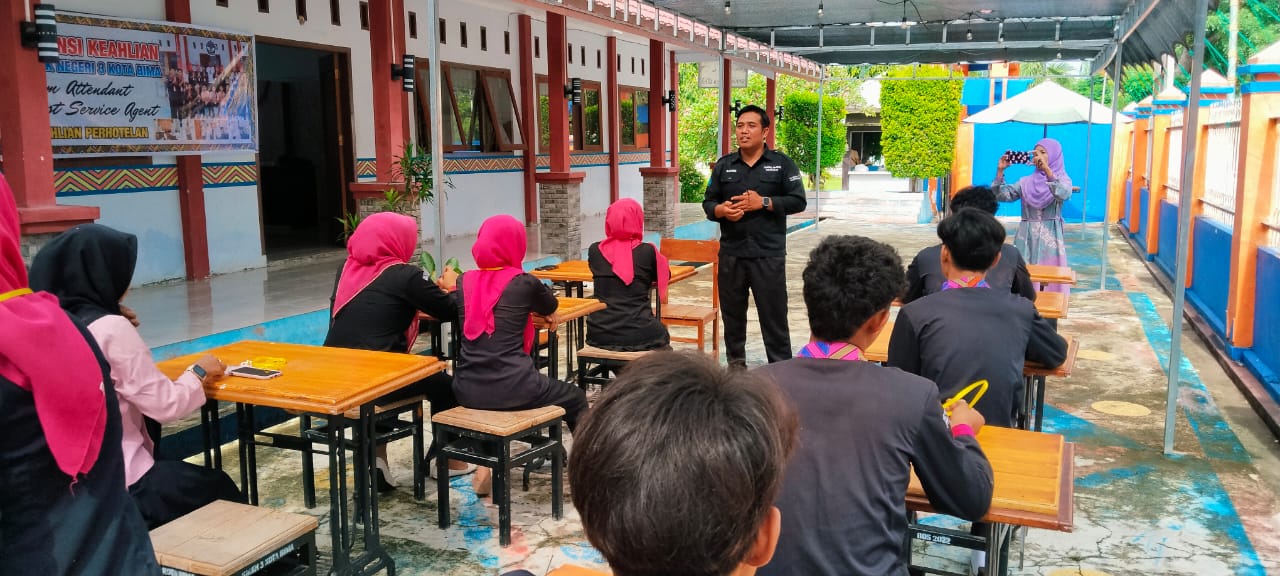 19 Siswa Perhotelan SMK Negeri 3 Kota Bima Mengikuti Uji Kompetensi Keahlian (UKK) LSP-P1