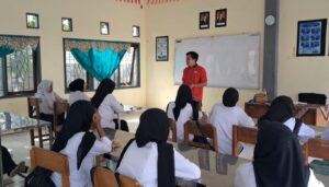 Tiga Hari Penuh Ilmu: SMKN 3 Kota Bima Hadirkan Sang Fajar (Owner AW Bakery) sebagai Praktisi Mengajar