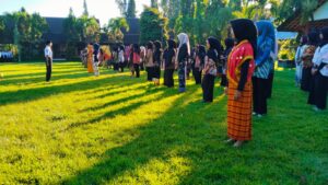 SMKN 3 Kota Bima Gelar Upacara Hardiknas 2026, Nuansa Adat Nusantara Semarakkan Kegiatan