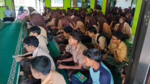 SMKN 3 Kota Bima Awali KBM Pasca Libur Idul Adha 1447 H dengan Imtaq Jum’at Rutin