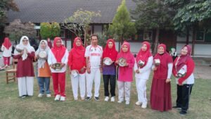 Pertemuan Rutin DWP SMK Negeri 3 Kota Bima Semarakkan HUT ke-81 Kemerdekaan RI dengan Beragam Lomba