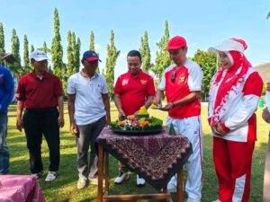 Jalan Sehat Meriahkan HUT ke-33 SMKN 3 Kota Bima, HUT RI ke-81 dan Purna Tugas Pengawas Pembina serta Guru